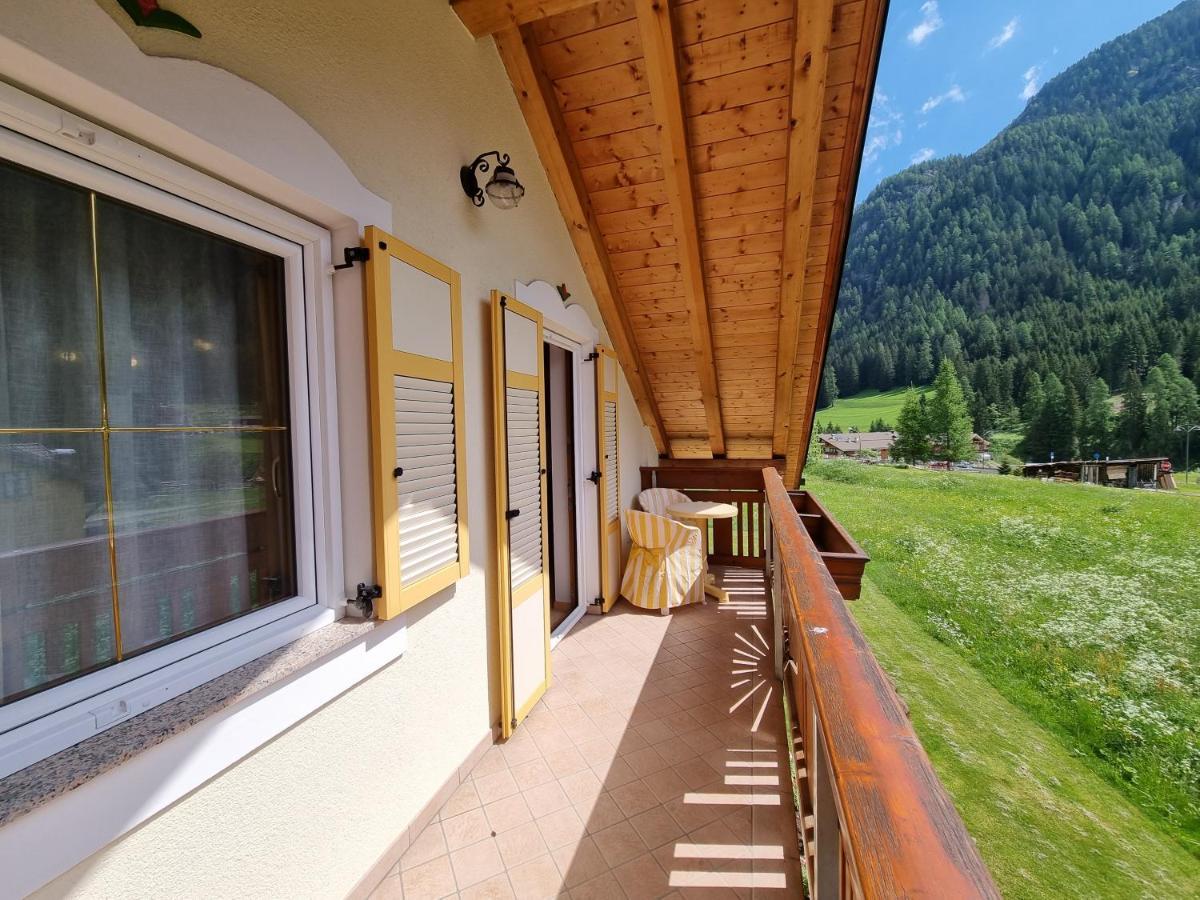 Residence Le Rose Pozza di Fassa Exteriör bild